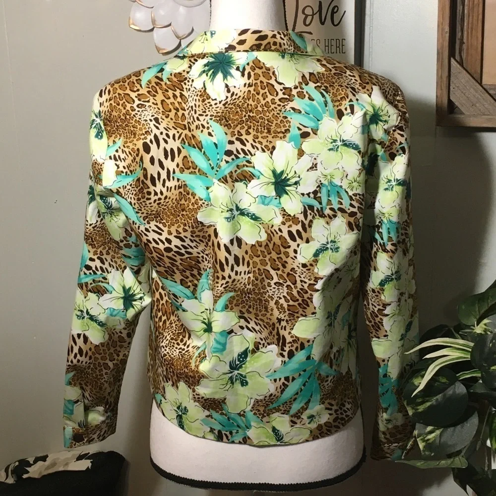 Patrick Christopher Crop Blazer - Picture 3 of 4